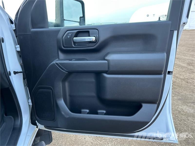 Chevrolet Silverado 2500HD 4x4 Crew Cab Pickup Ostalo