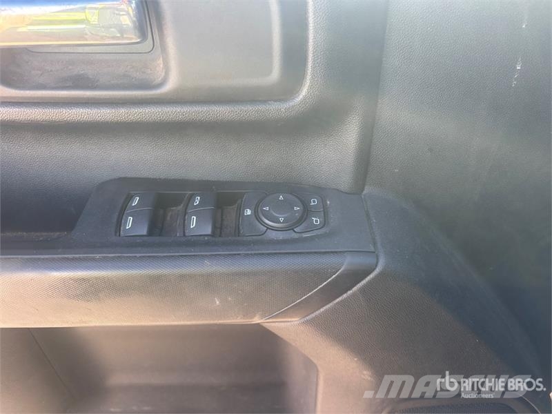Chevrolet Silverado 2500HD 4x4 Crew Cab Pickup Други