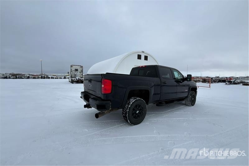Chevrolet Silverado 2500 LTZ 4x4 Crew Cab Pickup Anders