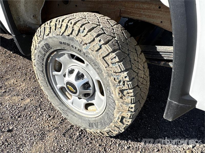 Chevrolet Silverado 2500 HD 4x4 Extended Cab Pickup Drugi