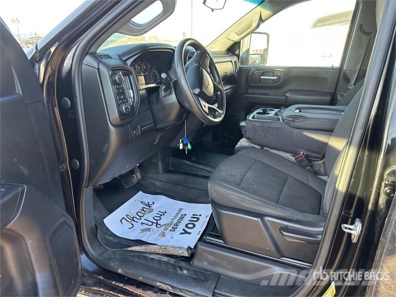 Chevrolet Silverado 2500 4x4 Crew Cab Pickup Otros