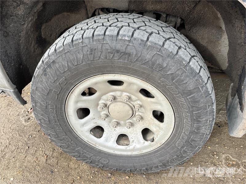 Chevrolet Silverado 2500 LT 4x4 Crew Cab Pickup Drugi