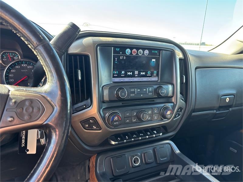 Chevrolet Silverado 2500 High Country 4x4 Crew Cab Pickup أخرى