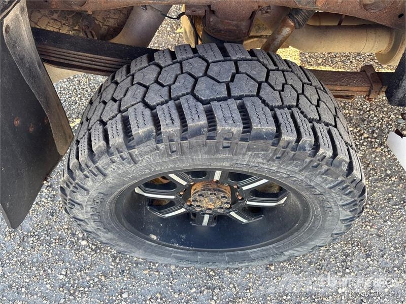 Chevrolet Silverado 2500 High Country 4x4 Crew Cab Pickup أخرى