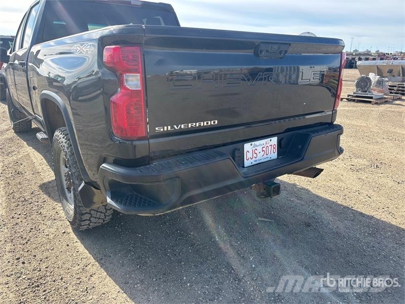 Chevrolet Silverado 2500HD 4x4 Crew Cab Pickup Други