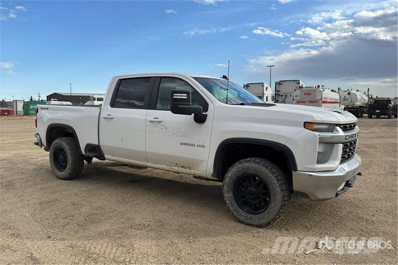 Chevrolet Silverado 2500HD 4x4 Crew Cab Pickup Други