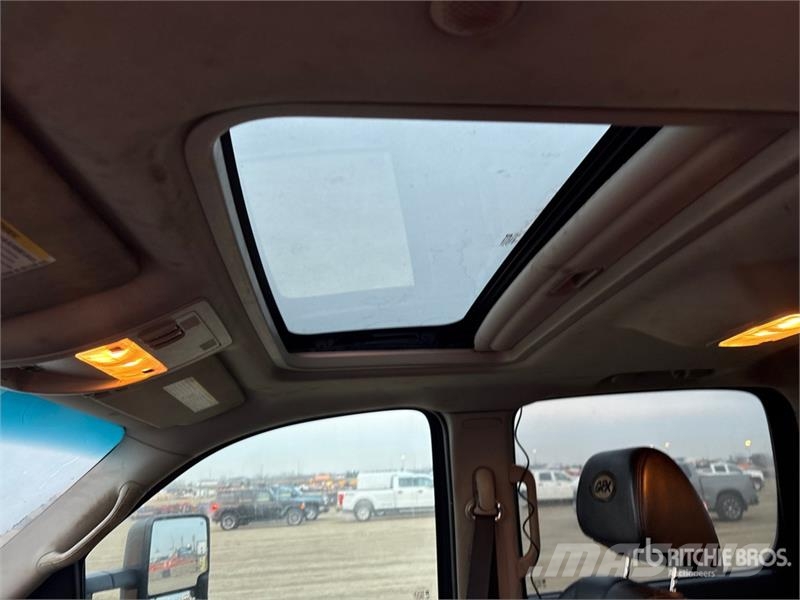 Chevrolet Silverado 2500 HD LTZ 4x4 Crew Cab Pickup أخرى