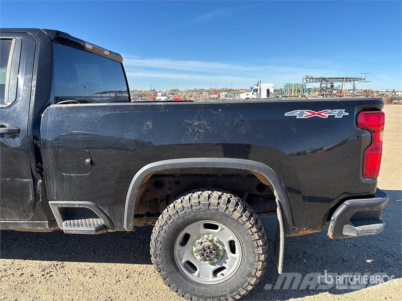Chevrolet Silverado 2500 4x4 Crew Cab Pickup Altele