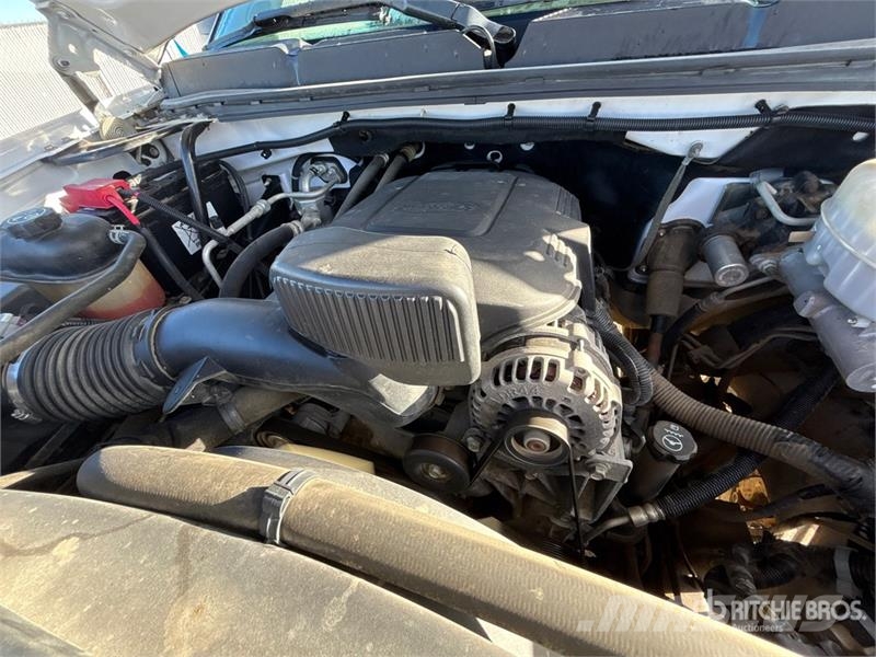 Chevrolet Silverado 2500 LT 4x4 Extended Cab Pickup أخرى