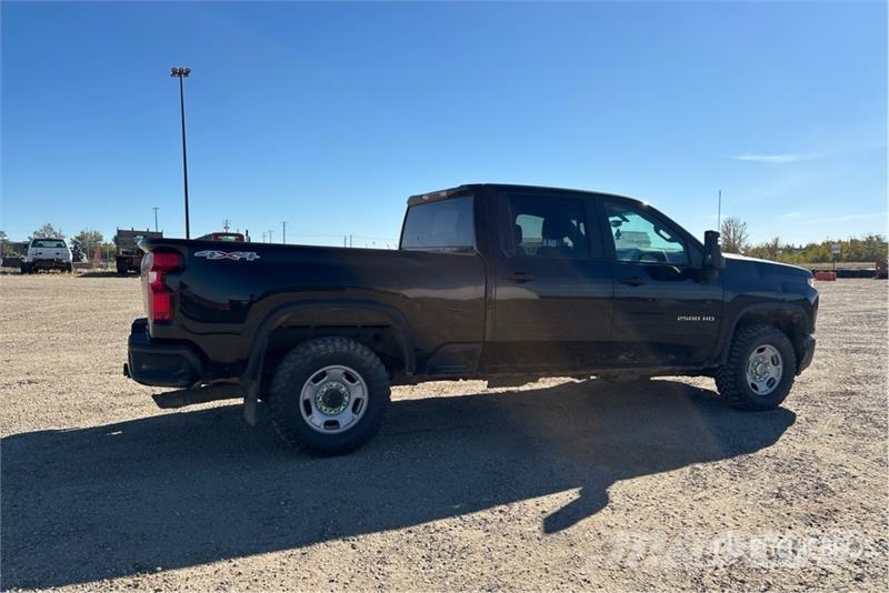 Chevrolet Silverado 2500 4x4 Crew Cab Pickup Altele