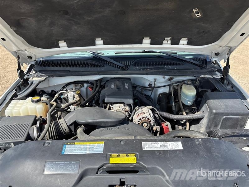Chevrolet Silverado 2500 LT 4x2 Extended Cab Pickup Kita