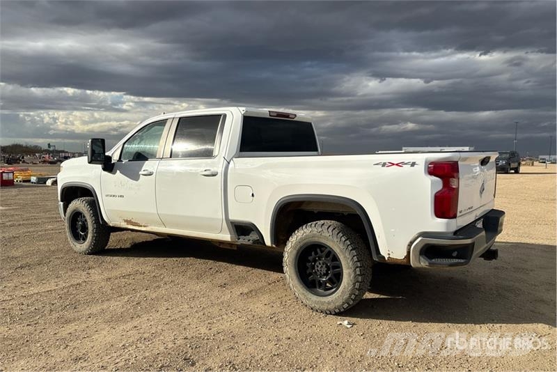 Chevrolet Silverado 2500HD 4x4 Crew Cab Pickup Други