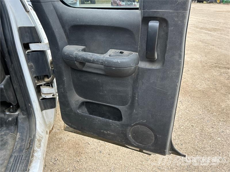 Chevrolet Silverado 2500 LT 4x4 Extended Cab Pickup Muu
