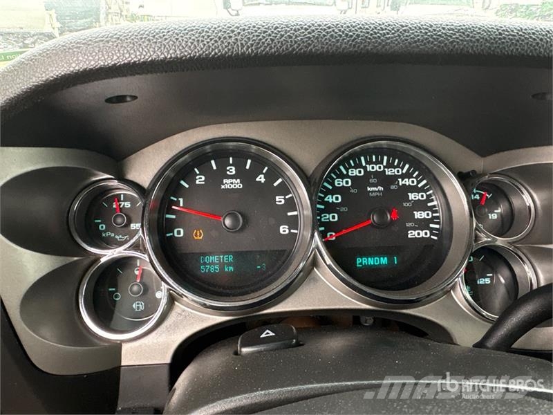 Chevrolet Silverado 2500HD LT 4x4 Crew Cab Snow Plow Truck Municipal/vehicul cu uz general