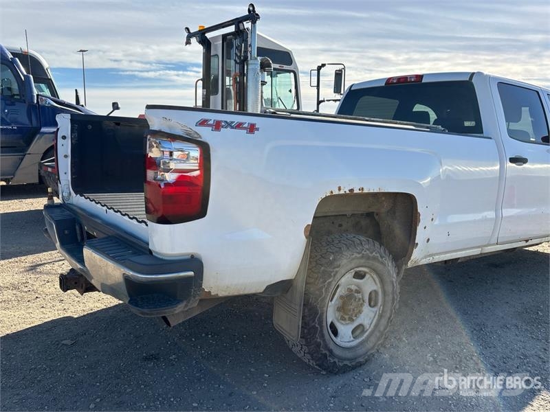 Chevrolet Silverado 2500 4x4 Crew Cab Pickup Autre fourgon / utilitaire