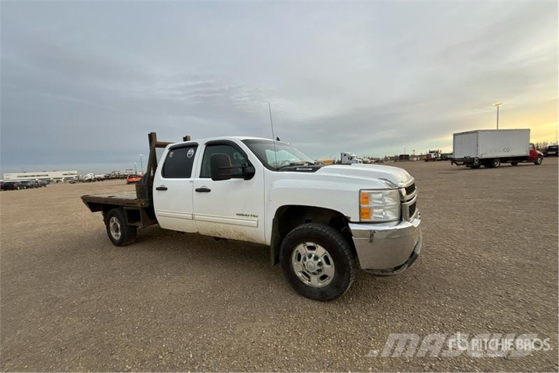 Chevrolet Silverado 2500HD Ciężarówki typu Platforma / Skrzynia