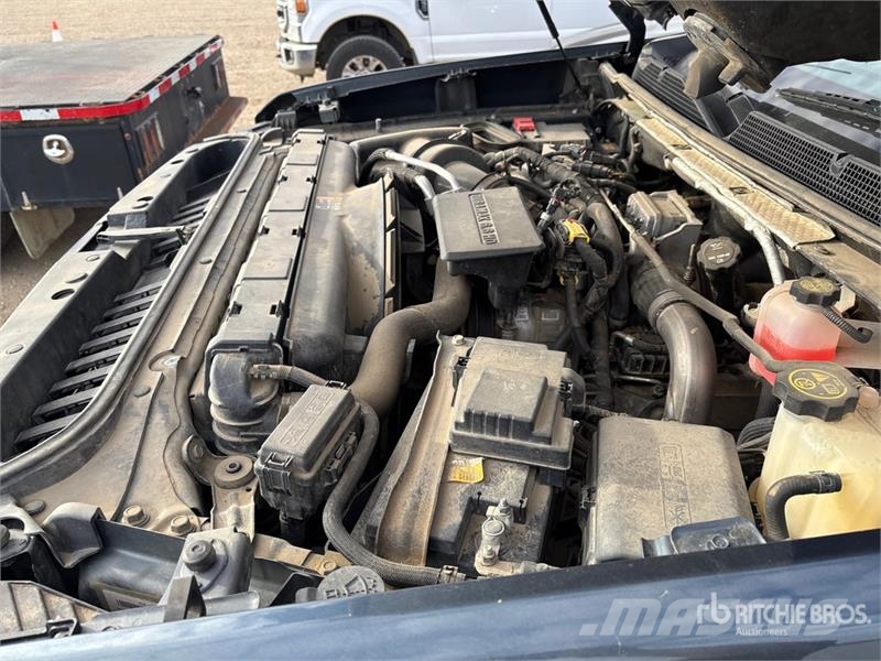 Chevrolet Silverado 2500 HD LT 4x4 Crew Cab Pickup Ostalo