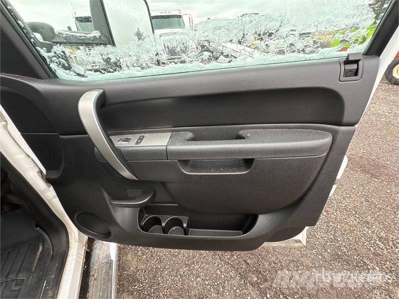 Chevrolet Silverado 2500HD LT 4x4 Crew Cab Snow Plow Truck Municipal/vehicul cu uz general