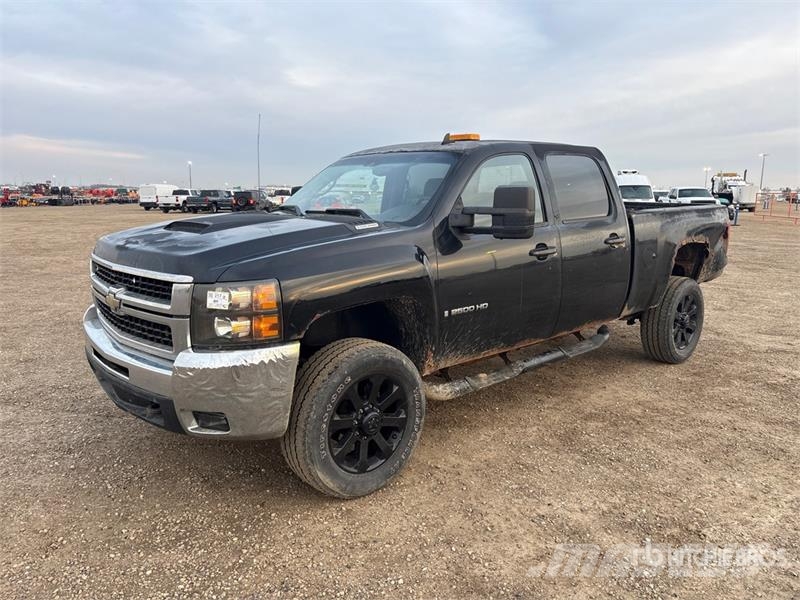 Chevrolet Silverado 2500 HD LTZ 4x4 Crew Cab Pickup أخرى