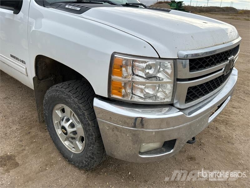 Chevrolet Silverado 2500 LT 4x4 Extended Cab Pickup Muu