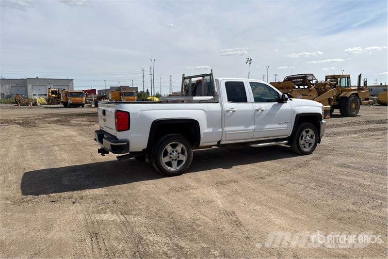 Chevrolet Silverado 2500HD 4x2 Extended Cab Pickup Други
