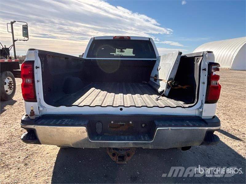 Chevrolet Silverado 2500 4x4 Crew Cab Pickup Autre fourgon / utilitaire
