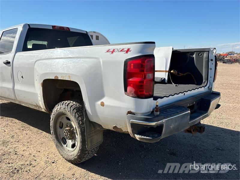 Chevrolet Silverado 2500 4x4 Crew Cab Pickup Autre fourgon / utilitaire