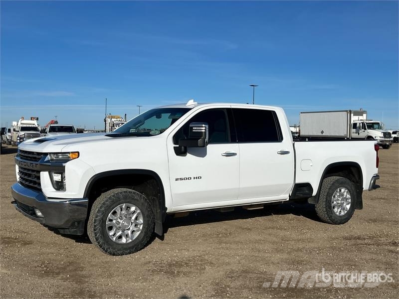 Chevrolet Silverado 2500HD LTZ 4x4 Crew Cab Pickup Egyéb