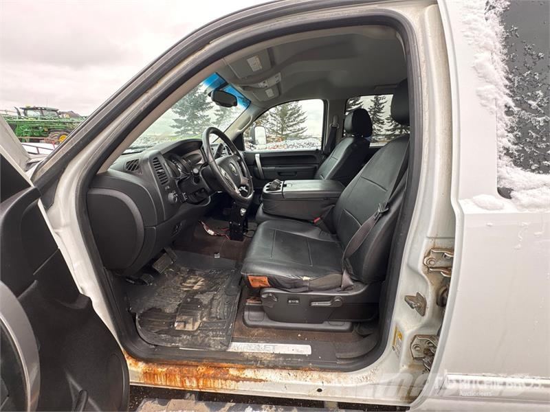 Chevrolet Silverado 2500HD LT 4x4 Crew Cab Snow Plow Truck Municipal/vehicul cu uz general