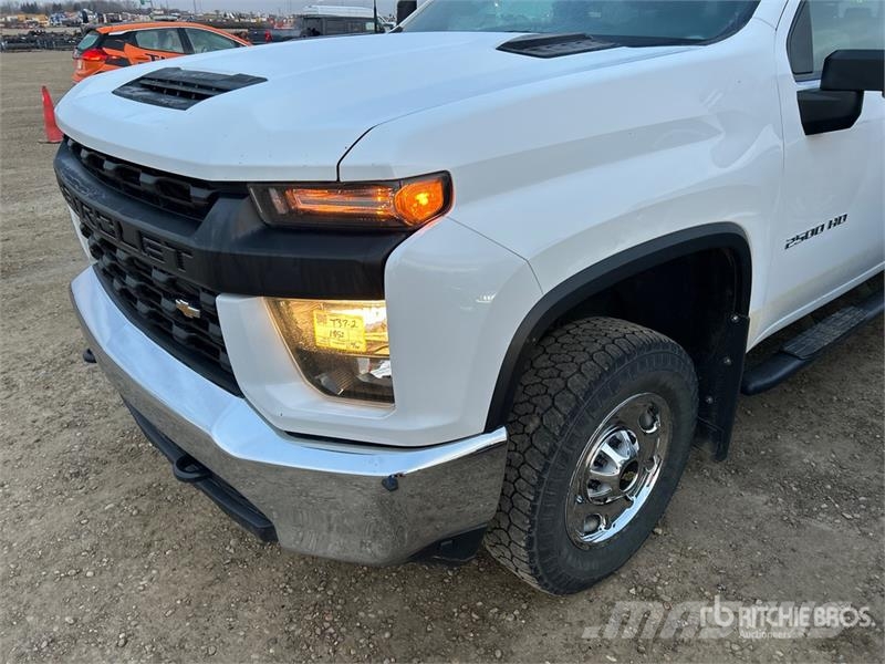Chevrolet Silverado 2500HD 4x4 Crew Cab Pickup Ostalo