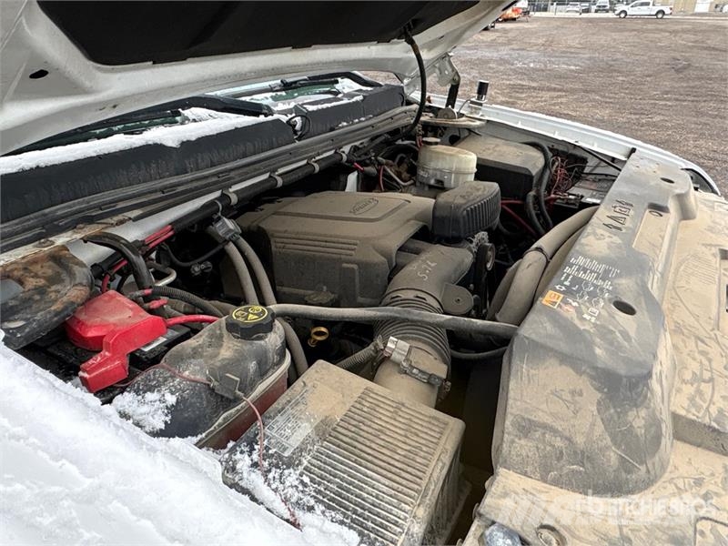 Chevrolet Silverado 2500HD LT 4x4 Crew Cab Snow Plow Truck Municipal/vehicul cu uz general