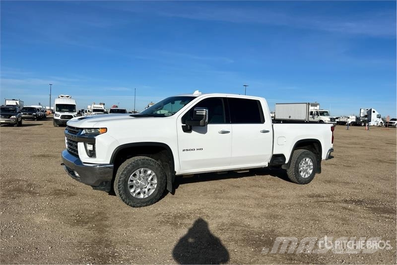 Chevrolet Silverado 2500HD LTZ 4x4 Crew Cab Pickup Egyéb