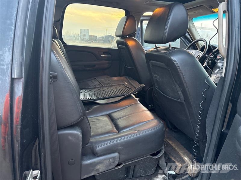 Chevrolet Silverado 2500 HD LTZ 4x4 Crew Cab Pickup أخرى