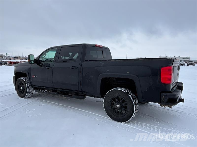 Chevrolet Silverado 2500 LTZ 4x4 Crew Cab Pickup Anders