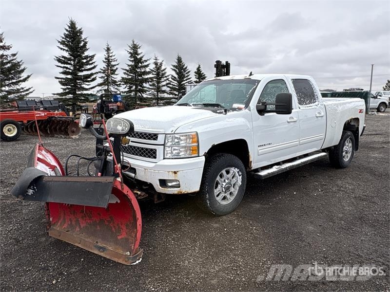 Chevrolet Silverado 2500HD LT 4x4 Crew Cab Snow Plow Truck Municipal/vehicul cu uz general
