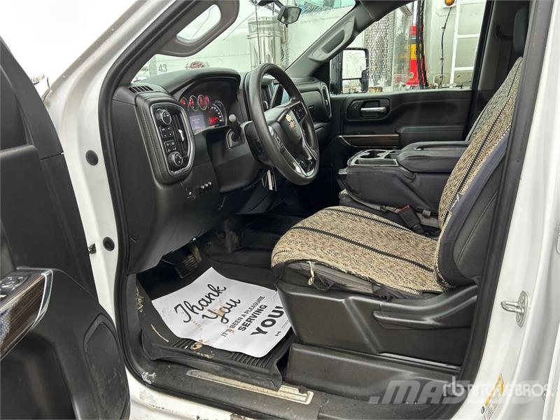 Chevrolet Silverado 2500 HD 4x4 Crew Cab Pickup Ostalo