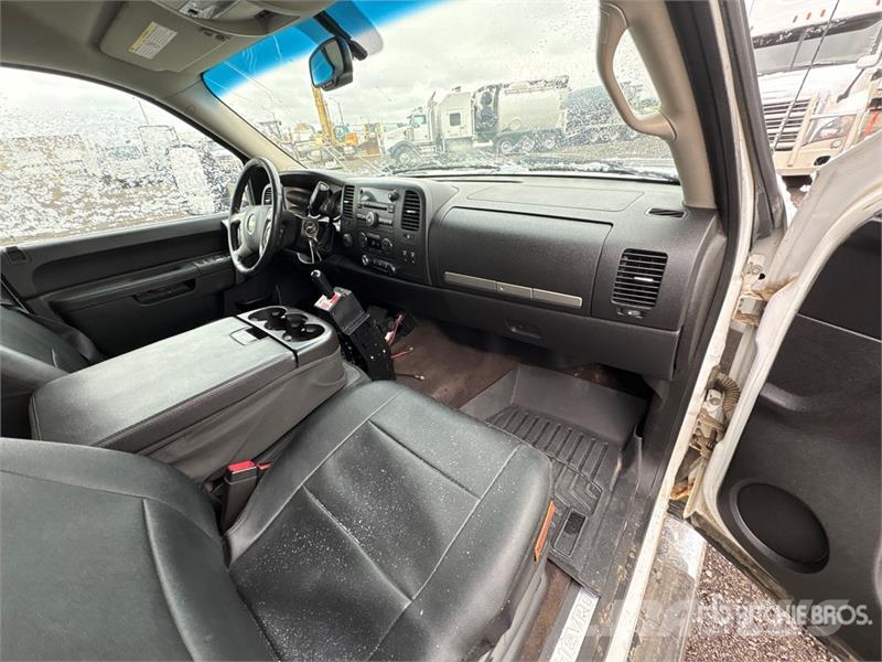Chevrolet Silverado 2500HD LT 4x4 Crew Cab Snow Plow Truck Municipal/vehicul cu uz general