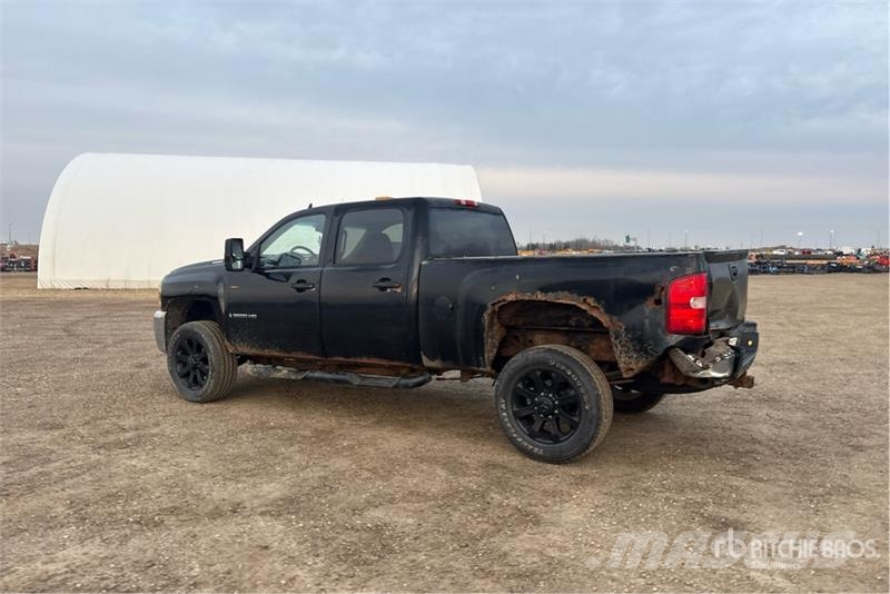 Chevrolet Silverado 2500 HD LTZ 4x4 Crew Cab Pickup أخرى