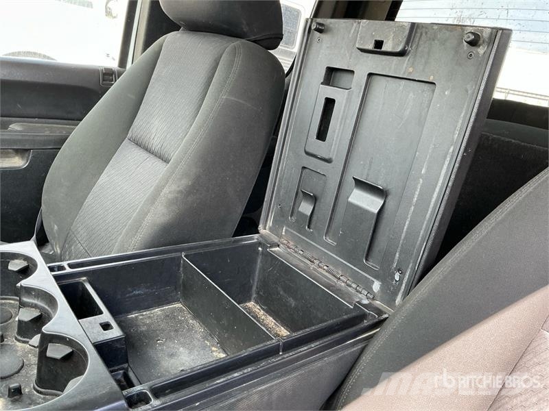 Chevrolet Silverado 2500HD 4x4 Extended Cab Cab and Chassis 캐빈 및 인테리어