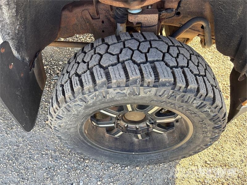 Chevrolet Silverado 2500 High Country 4x4 Crew Cab Pickup أخرى