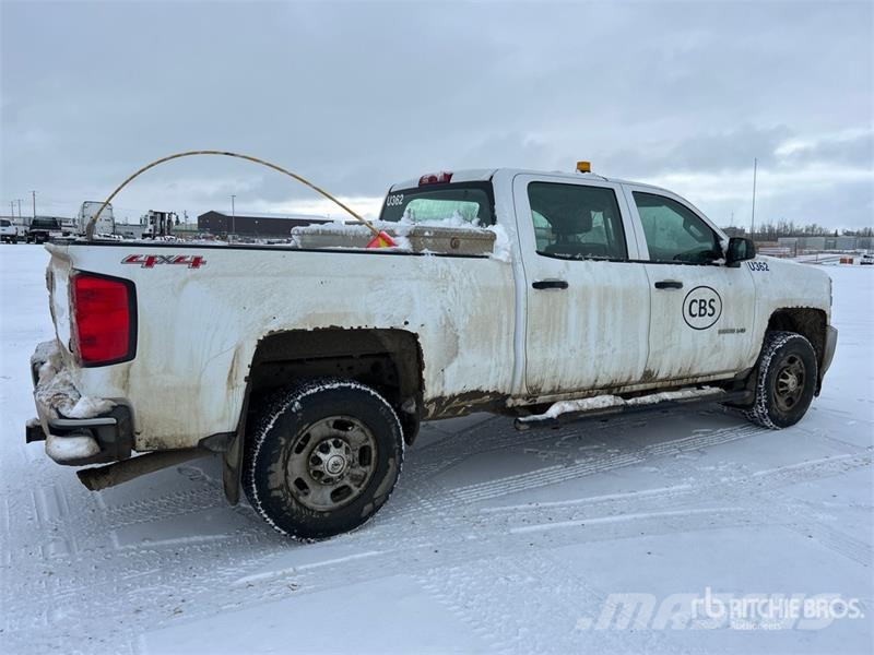 Chevrolet Silverado 2500HD 4x4 Crew Cab Pickup Drugi