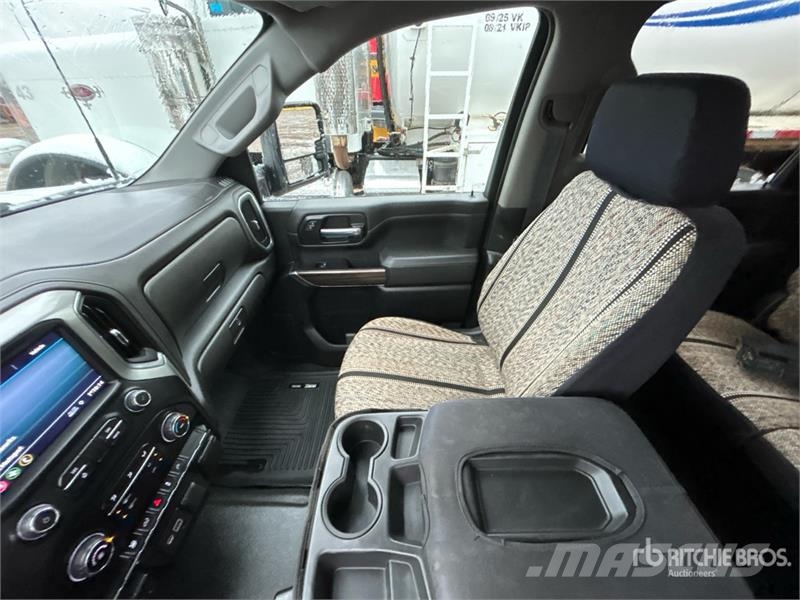 Chevrolet Silverado 2500 HD 4x4 Crew Cab Pickup Ostalo