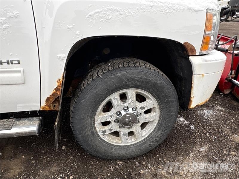Chevrolet Silverado 2500HD LT 4x4 Crew Cab Snow Plow Truck Municipal/vehicul cu uz general