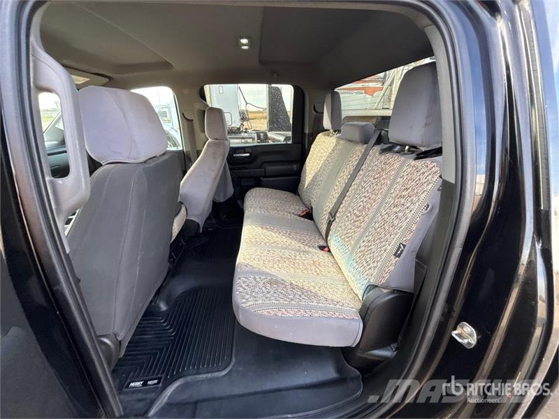 Chevrolet Silverado 2500 HD 4x4 Crew Cab Pickup Ostalo