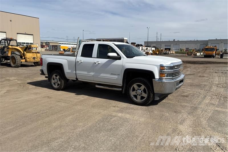 Chevrolet Silverado 2500HD 4x2 Extended Cab Pickup Други