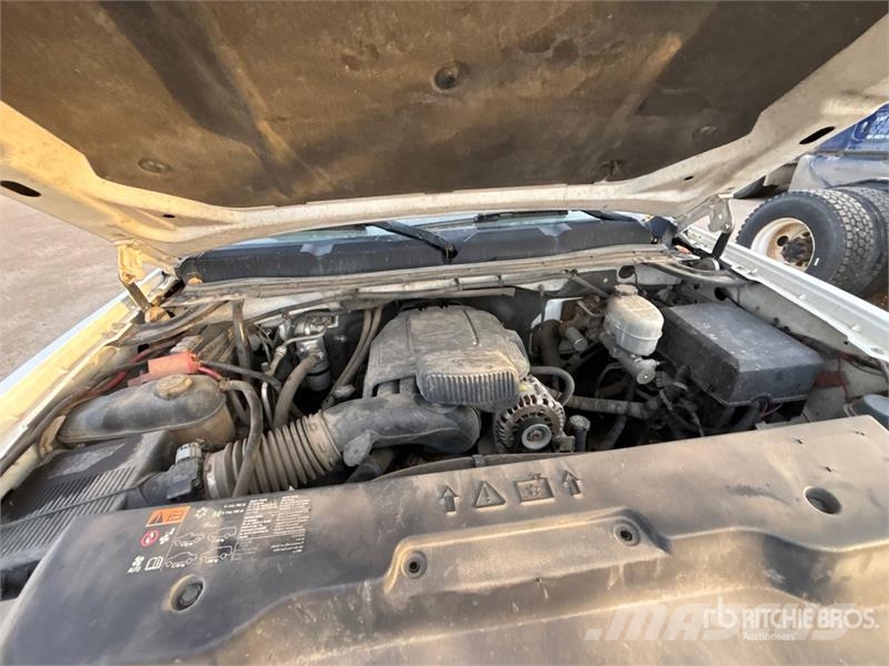 Chevrolet Silverado 2500HD Ciężarówki typu Platforma / Skrzynia