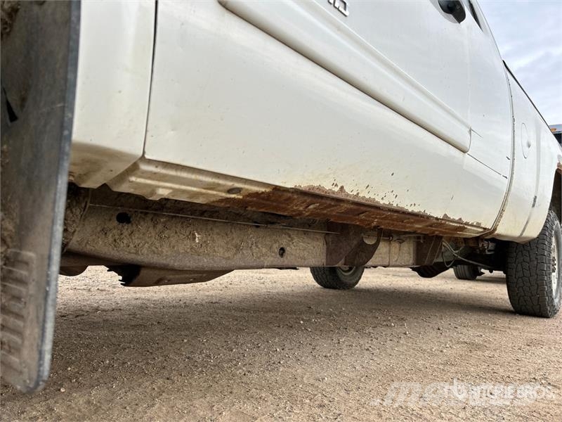 Chevrolet Silverado 2500 LT 4x4 Extended Cab Pickup Muu