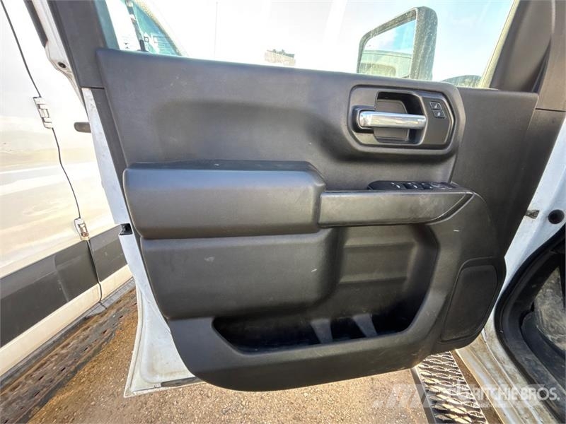 Chevrolet Silverado 2500HD Kamioni cisterne