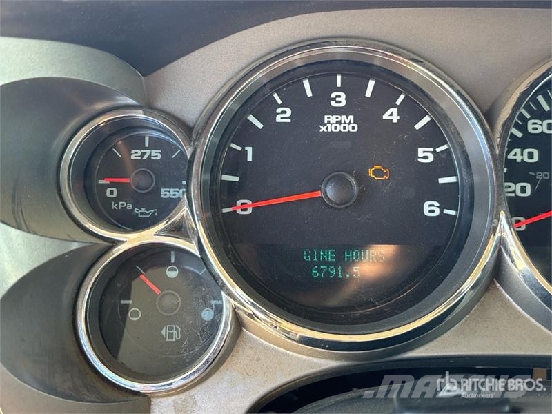 Chevrolet Silverado 2500HD Platformos/ Pakrovimas iš šono
