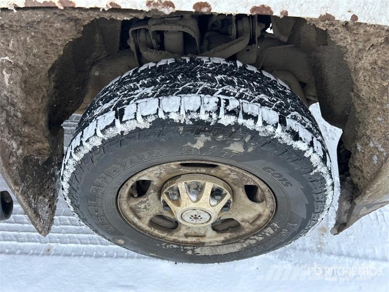 Chevrolet Silverado 2500HD 4x4 Crew Cab Pickup Drugi